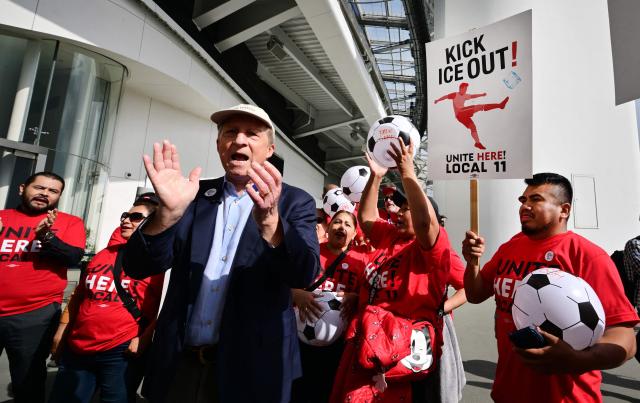 California Gubernatorial candidate Tom Steyer joins Sofi Stadium workers, including cooks, bartenders, dishwashers, servers and cashiers, in a protest outside the stadium, ahead of their contract negotiations for the 2026 FIFA World Cup in Inglewood, California, on May 18, 2026. Members of UNITE HERE Local 11 are fighting to keep ICE out of their workplace during the 2026 FIFA World Cup. (Photo by Frederic J. BROWN / AFP)
