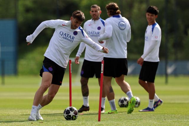 Paris Saint-Germain's Spanish midfielder #08 Fabian Ruiz practices during a training session ahead of their upcoming UEFA Champions League final match against English football club Arsenal FC at the PSG Campus in Poissy, north-west of Paris on May 20, 2026. (Photo by FRANCK FIFE / AFP)