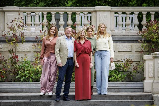 (LtoR) Dutch Princess Ariane, King Willem-Alexander, Queen Maxima, Princess Alexia and Princess Amalia pose during the traditional royal family photo session in the Dutch Garden in Clingendael Park in The Hague on May 21, 2026. (Photo by Remko DE WAAL / ANP / AFP) / Netherlands OUT