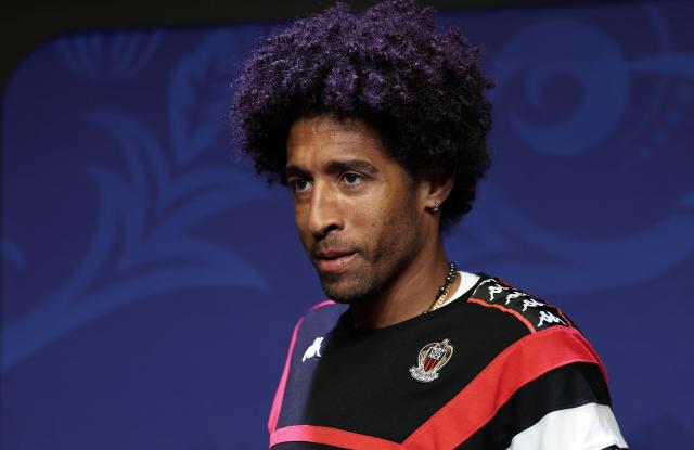 Nice's Brazilian defender #04 Dante arrives for a press conference on the eve of the French Cup final football match between Nice (OGC) and Nantes (FC) at the Stade de France stadium in Saint-Denis, near Paris, on May 21, 2026. (Photo by FRANCK FIFE / AFP)