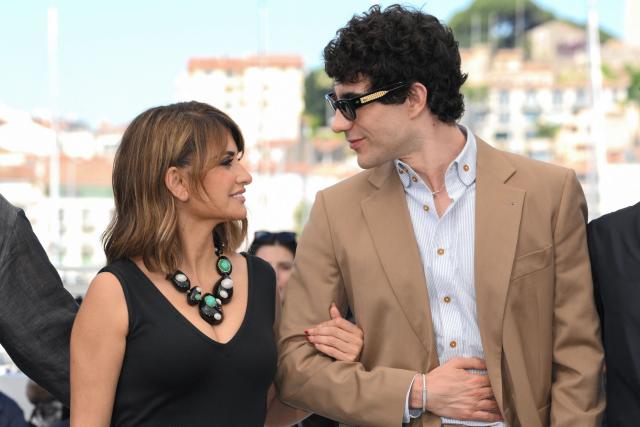 Spanish actress Penelope Cruz and Spanish director, screenwriter and producer Javier Calvo pose during a photocall of the film "La Bola Negra" at the 79th edition of the Cannes Film Festival in Cannes, southern France on May 22, 2026. (Photo by Olivier CHASSIGNOLE / AFP)