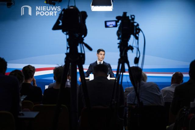 Netherland's Prime Minister Rob Jetten delivers a speech during a press briefing following the weekly cabinet meeting in The Hague on May 22, 2026. (Photo by Remko de Waal / ANP / AFP) / Netherlands OUT