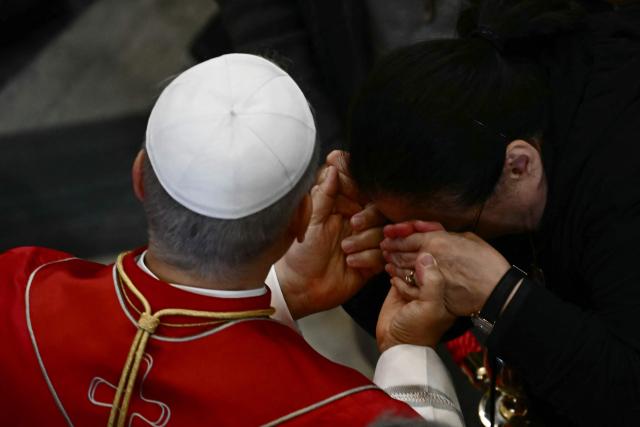 Pope Leo XIV arrives at the cathedral of Acerra for a pastoral visit to the community of the 'Land of Fires' on May 23, 2026. The Land of Fires (terra dei fuochi) is an area in the Southern Italian region of Campania were, systematically, since the end of the 80s, toxic wastes have been dumped by organized crime (Camorra) causing waste-related environmental crimes. Acerra and the surrounding territory has higher-than-average cancer rates, linked to the dumping, burning, and burying of toxic waste. (Photo by Filippo MONTEFORTE / AFP)