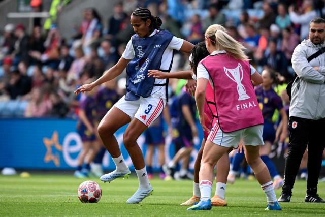 Lyon's French defender #03 Wendie Renard controls the ball during warm up ahead of the UEFA Women's Champions League final football match between FC Barcelona and Olympique Lyonnais (OL) at the Ullevaal Stadium in Oslo, Norway on May 23, 2026. (Photo by Jonathan Nackstrand / AFP)