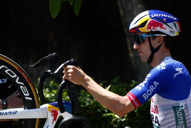 Red Bull - BORA - hansgrohe Australian rider Jai Hindley is pictured before the 18th stage of the Giro d'Italia 2026 - Tour of Italy cycling race between Fai della Paganella and Pieve di Soligo, Italy, on May 28, 2026. (Photo by Luca Bettini / AFP)