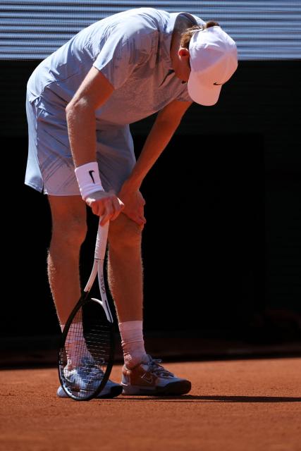 Italy's Jannik Sinner reacts during his men's singles match against Argentina's Juan Manuel Cerundolo on day 5 of the French Open tennis tournament on Court Philippe-Chatrier at the Roland-Garros Complex in Paris on May 28, 2026. (Photo by Alain JOCARD / AFP)