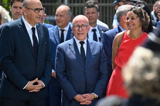 (From L) France's Interior Minister Laurent Nunez and Mayor of Nice Eric Ciotti stand as they arrive in the Les Moulins neighbourhood in Nice, south-eastern France on May 28, 2026. (Photo by Frederic Dides / AFP)