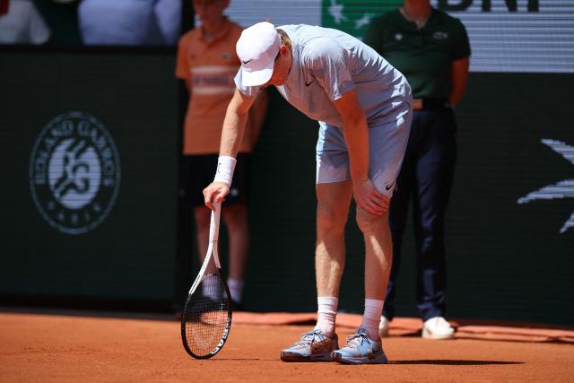 Italy's Jannik Sinner reacts during his men's singles match against Argentina's Juan Manuel Cerundolo on day 5 of the French Open tennis tournament on Court Philippe-Chatrier at the Roland-Garros Complex in Paris on May 28, 2026. (Photo by ALAIN JOCARD / AFP)