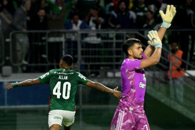 Palmeiras' forward #40 Allan celebrates after scoring his team's second goal during the Copa Libertadores group stage football match between Brazil's Palmeiras and Colombia's Junior at the Allianz Parque stadium in Sao Paulo, Brazil on May 28, 2026. (Photo by NELSON ALMEIDA / AFP)