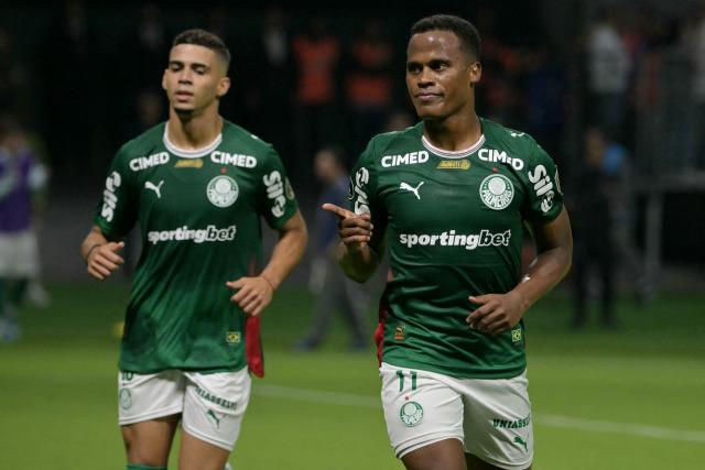 Palmeiras' Colombian midfielder #11 Jhon Arias celebrates after scoring his second goal during the Copa Libertadores group stage football match between Brazil's Palmeiras and Colombia's Junior at the Allianz Parque stadium in Sao Paulo, Brazil on May 28, 2026. (Photo by NELSON ALMEIDA / AFP)
