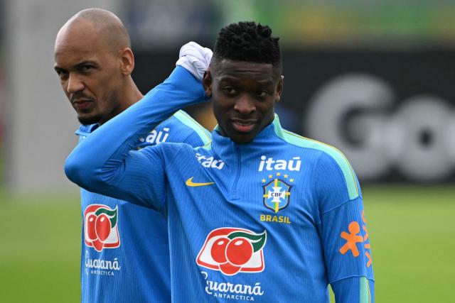 Brazil's forward Luiz Henrique (R) and midfielder Fabinho take part in a training session at the Granja Comary training center in Teresopolis, Rio de Janeiro, Brazil, on May 29, 2026, ahead of the FIFA World Cup 2026. (Photo by Mauro PIMENTEL / AFP)