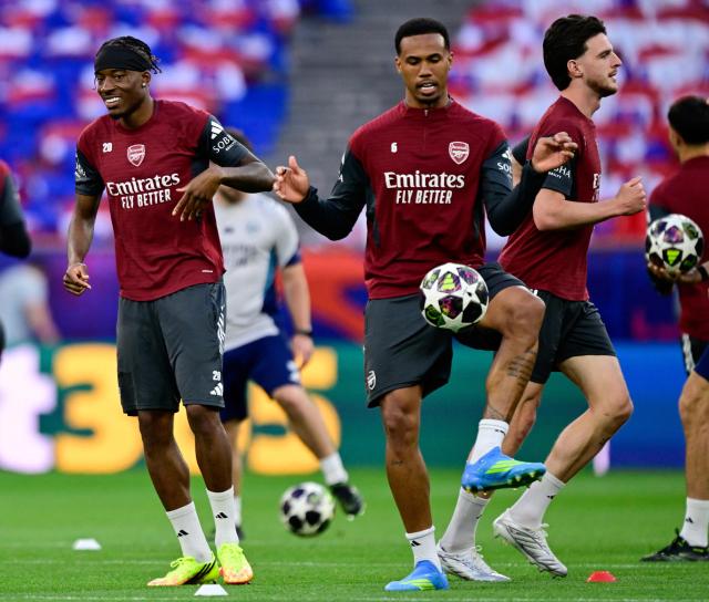 Arsenal's Brazilian defender #06 Gabriel Magalhaes (C) plays the ball during a MD-1 training session at the Puskas Arena in Budapest on May 29, 2026, on the eve of the UEFA Champions League final football match between Paris Saint-Germain (PSG) and Arsenal FC. Paris Saint-Germain (PSG) face Arsenal in the UEFA Champions League final football match on May 30, 2026 in Budapest. (Photo by INA FASSBENDER / AFP)