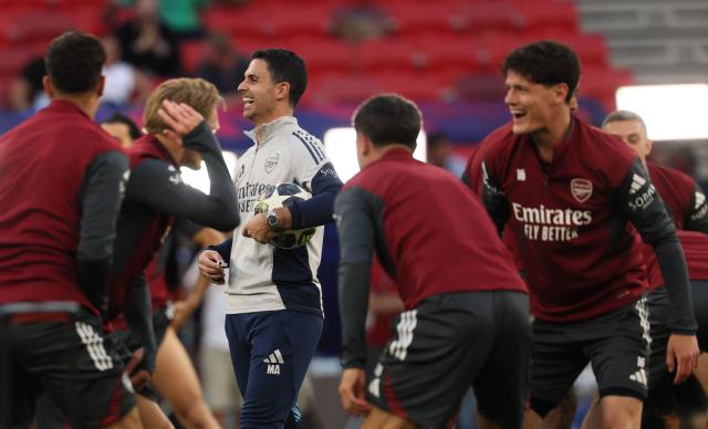 Arsenal's Spanish manager Mikel Arteta oversees his players during a MD-1 training session of Arsenal FC at the Puskas Arena in Budapest on May 29, 2026, on the eve of the UEFA Champions League final football match between Paris Saint-Germain (PSG) and Arsenal FC. Paris Saint-Germain (PSG) face Arsenal in the UEFA Champions League final football match on May 30, 2026 in Budapest. (Photo by Odd ANDERSEN / AFP)
