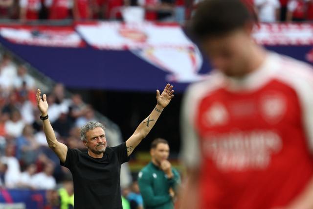 TOPSHOT - Paris Saint-Germain's Spanish head coach Luis Enrique gestures during the UEFA Champions League final football match between Paris Saint-Germain (PSG) and Arsenal FC at the Puskas Arena in Budapest on May 30, 2026. (Photo by FRANCK FIFE / AFP)