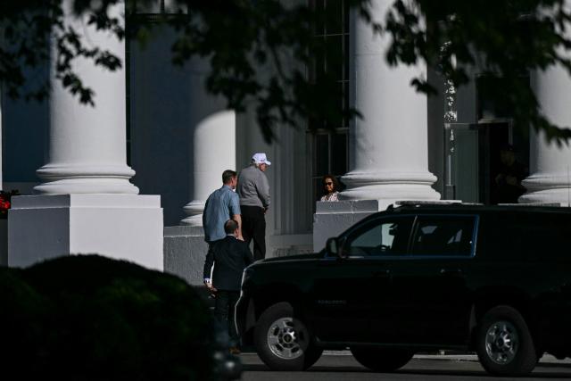 US President Donald Trump returns from Trump National Golf Club to the White House in Washington, DC, on May 30, 2026. (Photo by Brendan SMIALOWSKI / AFP)