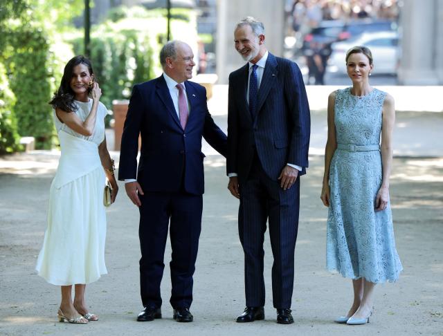 Spain's Felipe VI (2R), Queen Letizia (L), Prince Albert II of Monaco (2L) and Princess Charlene (R) attend the opening of an exhibition marking the 150th anniversary of the establishment of the first diplomatic mission between Spain and Monaco, in Madrid's Botanical Garden on June 1, 2026. (Photo by Thomas COEX / AFP)