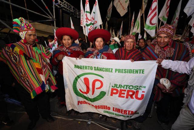 Supporters of Peru's presidential candidate for the Juntos por el Peru party, Roberto Sanchez, attend a campaign rally at the Plaza Tupac Amaru in Cusco, Peru, on June 2, 2026. Peruvians will choose their president on June 7, 2026, between right-wing candidate Keiko Fujimori, heir to a political dynasty that divides the nation, and left-wing candidate Roberto Sбnchez—two diametrically opposed visions for a country plagued by instability and crime. (Photo by Jose Angulo / AFP)