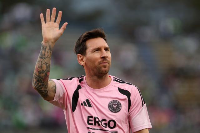 (FILES) Inter Miami's Argentine forward #10 Lionel Messi waves to fans during the warm-up ahead of the friendly football match between Colombia's Atletico Nacional and the US' Inter Miami at the Atanasio Girardot Stadium in Medellin, Colombia, on January 31, 2026. The football legend Lionel Messi won the Princess of Asturias Award for Sports June 3, 2026 in Spain, which highlighted the Argentines "humility" on the field and his work off it on behalf of "the most underprivileged children." Messi, "the player who has won the most titles in the history of football, has also earned the respect and admiration of everyone for his exemplary behavior on the field and for his perseverance, humility, and commitment to team play," the jury stated in its decision. (Photo by ESTEBAN VEGA LA-ROTTA / AFP)