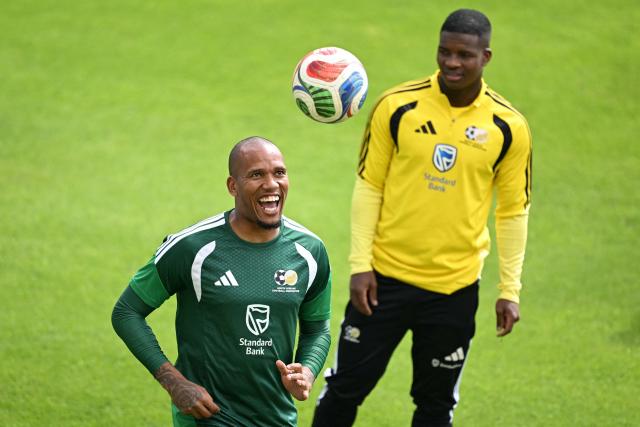 South Africa's goalkeeper #22 Ricardo Goss (L) smiles during a training session at Hidalgo Stadium in Pachuca, Mexico on June 3, 2026, ahead of the FIFA 2026 World Cup football tournament. (Photo by YURI CORTEZ / AFP)