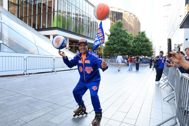 Knicks fans gather outside Madison Square Garden in New York City on June 3, 2026 ahead of Game 1 of the NBA Finals between the New York Knicks and the San Antonio Spurs. (Photo by Timothy A. CLARY / AFP)