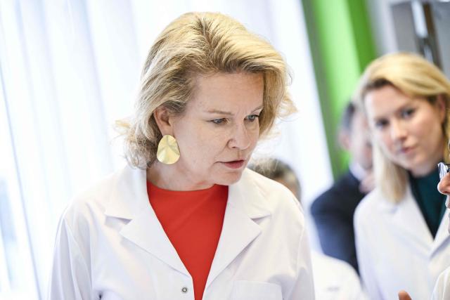 Queen Mathilde of Belgium looks on during a visit to the Department of Anatomical Pathology at Antwerp's hospital Ziekenhuis aan de Stroom (ZAS) on June 4, 2026. (Photo by Tom Goyvaerts / Belga / AFP) / Belgium OUT