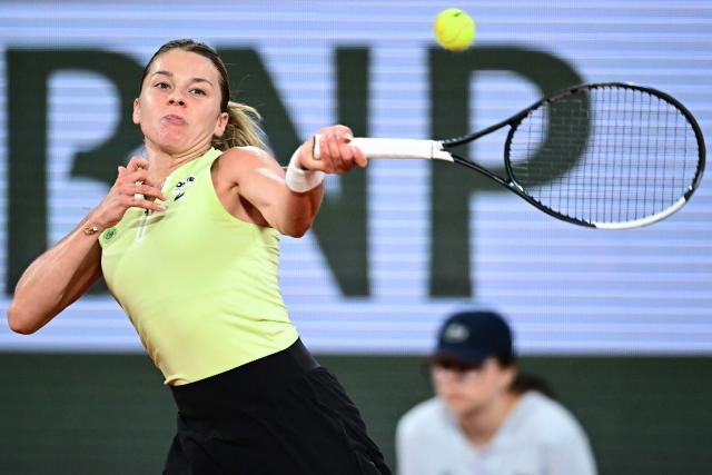 Poland's Maja Chwalinska plays a forehand return to Russia's Diana Shnaider during their women's semi final singles match on day 12 of the French Open tennis tournament on Court Philippe-Chatrier at the Roland-Garros Complex in Paris on June 4, 2026. (Photo by JULIEN DE ROSA / AFP)