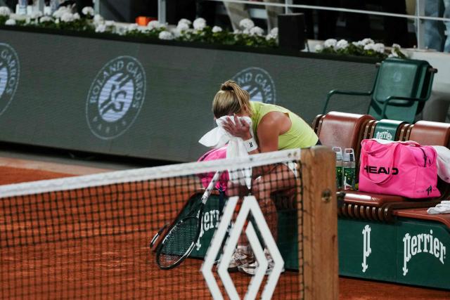 Poland's Maja Chwalinska celebrates after winning against Russia's Diana Shnaider at the end of their women's semi final singles match on day 12 of the French Open tennis tournament on Court Philippe-Chatrier at the Roland-Garros Complex in Paris on June 4, 2026. (Photo by Dimitar DILKOFF / AFP)