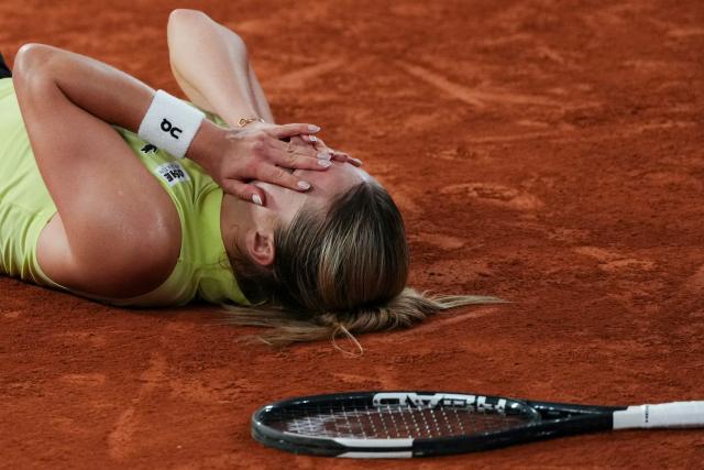 Poland's Maja Chwalinska celebrates after winning against Russia's Diana Shnaider at the end of their women's semi final singles match on day 12 of the French Open tennis tournament on Court Philippe-Chatrier at the Roland-Garros Complex in Paris on June 4, 2026. (Photo by Dimitar DILKOFF / AFP)