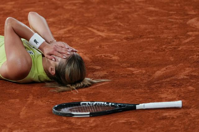 Poland's Maja Chwalinska celebrates after winning against Russia's Diana Shnaider at the end of their women's semi final singles match on day 12 of the French Open tennis tournament on Court Philippe-Chatrier at the Roland-Garros Complex in Paris on June 4, 2026. (Photo by Dimitar DILKOFF / AFP)