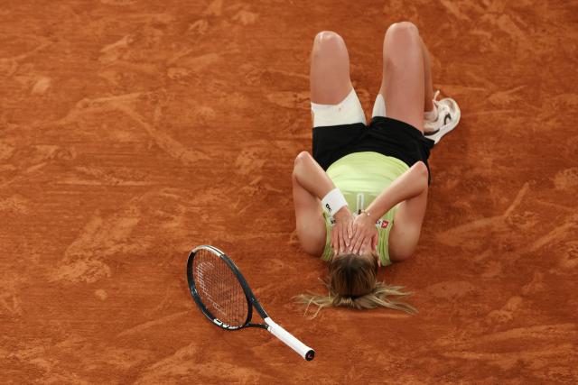 Poland's Maja Chwalinska reacts to her victory at the end of her women's semi final singles match against Russia's Diana Shnaider on day 12 of the French Open tennis tournament on Court Philippe-Chatrier at the Roland-Garros Complex in Paris on June 4, 2026. (Photo by ALAIN JOCARD / AFP)