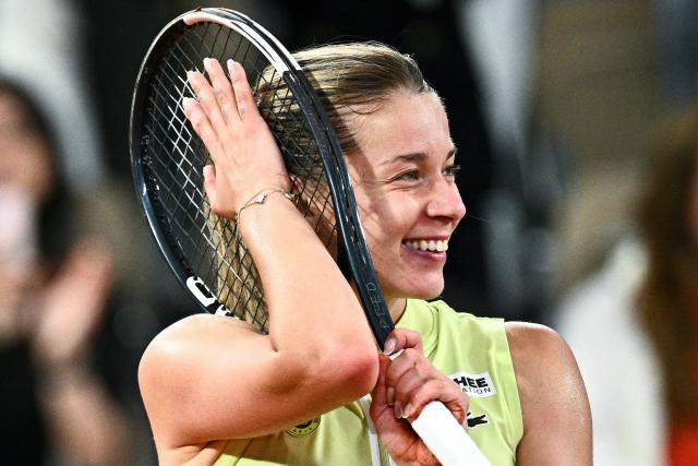 Poland's Maja Chwalinska celebrates after winning against Russia's Diana Shnaider at the end of their women's semi final singles match on day 12 of the French Open tennis tournament on Court Philippe-Chatrier at the Roland-Garros Complex in Paris on June 4, 2026. (Photo by JULIEN DE ROSA / AFP)