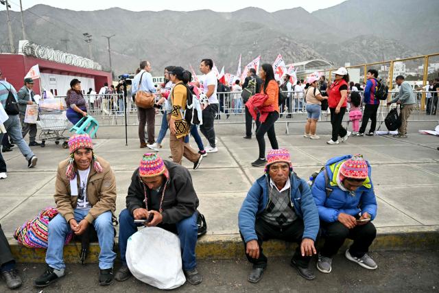 Supporters of Peru's presidential candidate for the Fuerza Popular party Keiko Fujimori wait for her arrival at a closing campaign rally in Lima on June 4, 2026. Right-wing candidate Keiko Fujimori and leftist Roberto Sanchez will face off in Peru's presidential runoff on June 7, 2026. (Photo by MARTIN BERNETTI / AFP)