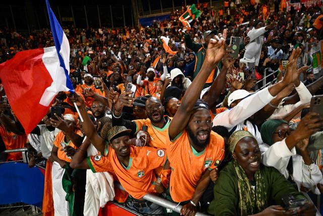 Ivory Coast's supporters cheer during the international friendly football match between France and Ivory Coast ahead of the 2026 FIFA World Cup football tournament at the Stade de la Beaujoire in Nantes, western France, on June 4, 2026. (Photo by Loic VENANCE / AFP)