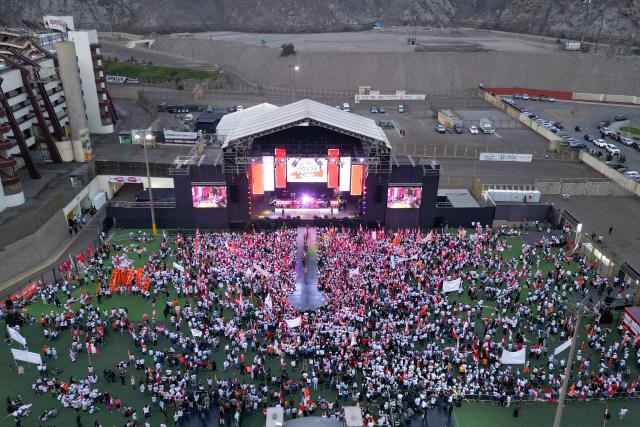This aerial view shows supporters of Peru’s presidential candidate for the Fuerza Popular party, Keiko Fujimori, waiting for the start of her closing campaign rally in Lima on June 4, 2026. Right-wing candidate Keiko Fujimori and leftist Roberto Sanchez will face off in Peru's presidential runoff on June 7, 2026. (Photo by Anthony Nino de Guzman / AFP)