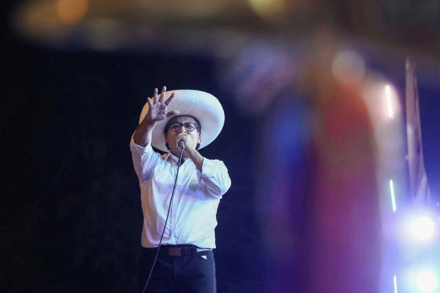 Peru's presidential candidate for the Juntos por el Peru party, Roberto Sanchez, gestures as he speaks to supporters during his closing campaign rally in Lima on June 4, 2026. Right-wing candidate Keiko Fujimori and leftist Roberto Sanchez will face off in Peru's presidential runoff on June 7, 2026. (Photo by Connie FRANCE / AFP)