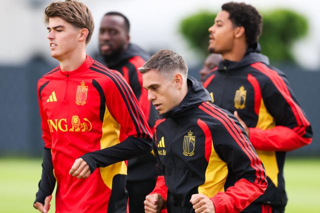 Belgium's Charles De Ketelaere (L) and Belgium's Leandro Trossard (R) take part in a training session on the eve of their friendly game against Tunisia as part of their preparation ahead of the 2026 FIFA World Cup football tournament, in Brussels, on June 5, 2026. (Photo by BRUNO FAHY / Belga / AFP) / Belgium OUT