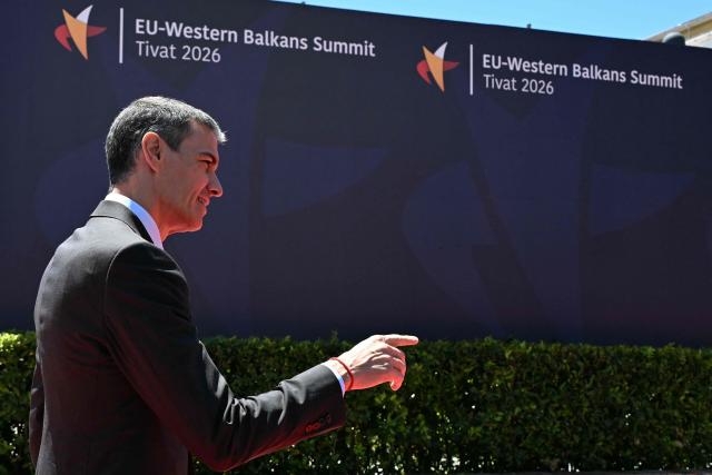 Spain's Prime Minister Pedro Sanchez arrives ahead of the EU-Western Balkans Summit at Porto Montenegro in Tivat on June 5, 2026. The summit brings together leaders from EU member states and the six Western Balkans partners to discuss enlargement and gradual integration into the EU single market. (Photo by SAVO PRELEVIC / AFP)