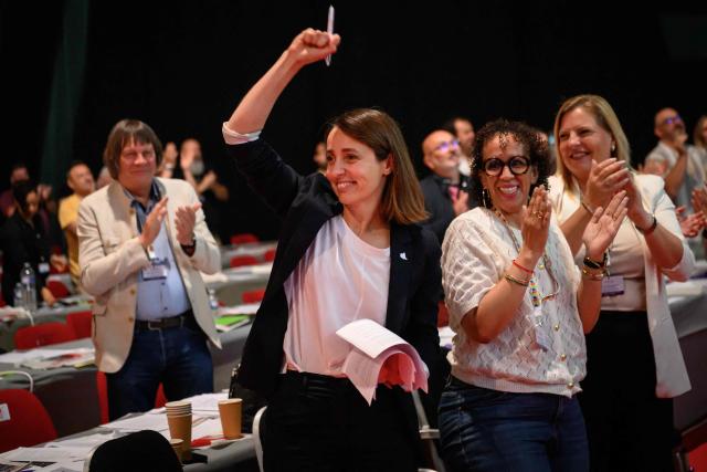 CGT leader Sophie Binet celebrates after being re-elected as General Secretary during the 54th congress of the General Confederation of Labour (CGT) French trade union in Tours, central France, on June 5, 2026. (Photo by Loic VENANCE / AFP)
