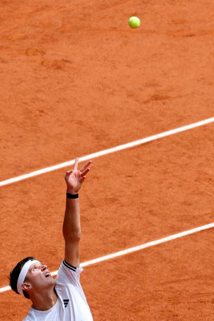 Czech Republic's Jakub Mensik serves to Germany's Alexander Zverev during their men's semi final singles match on day 13 of the French Open tennis tournament on Court Philippe-Chatrier at the Roland-Garros Complex in Paris on June 5, 2026. (Photo by Thomas SAMSON / AFP)