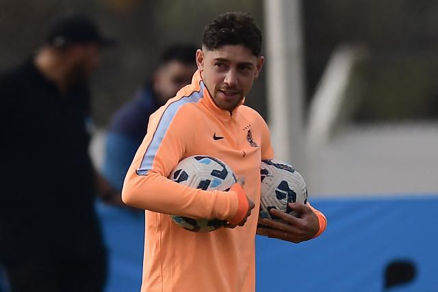 Uruguay's Federico Valverde takes part in a farewell activity with children ahead of the departure of the sqad for the FIFA World Cup 2026, at the Tito LOpez Lopez stadium in Pando, Canelones department, Uruguay on June 5, 2026. (Photo by Dante FERNANDEZ / AFP)