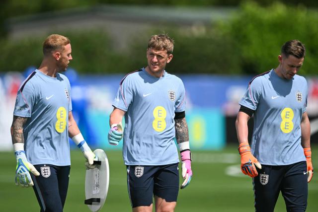 (L/R) England's Jason Steele, Jordan Pickford, and Dean Henderson participate in a training session at The Gardens North County District Park in Palm Beach Gardens, Florida on June 5, 2026, the day before a friendly match against New Zealand. (Photo by CHANDAN KHANNA / AFP)