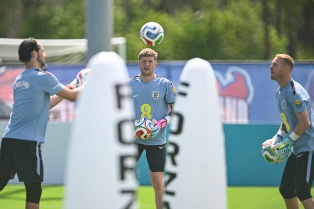 England's goalkeeper Jordan Pickford (C) participates in a training session at The Gardens North County District Park in Palm Beach Gardens, Florida on June 5, 2026, the day before a friendly match against New Zealand. (Photo by CHANDAN KHANNA / AFP)