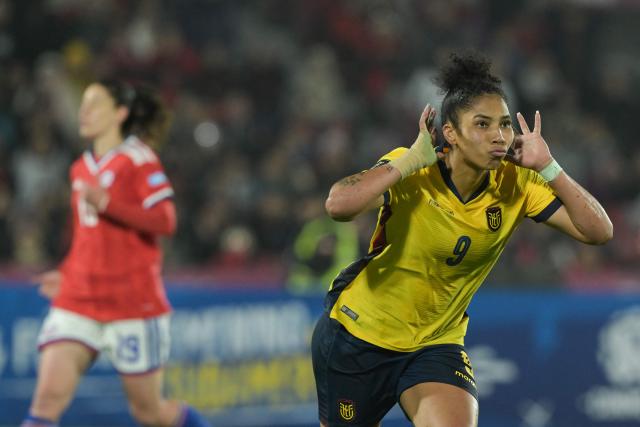 Ecuador's forward #09 Nayely Bolanos celebrates scoring a penalty kick during the CONMEBOL Nations League Women football match between Chile and Ecuador at the National Stadium in Santiago on June 5, 2026. (Photo by Rodrigo ARANGUA / AFP)