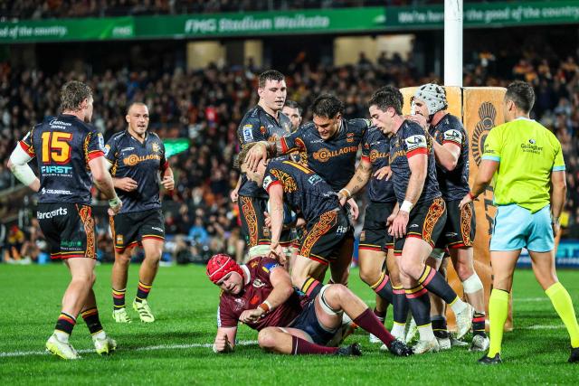 Chiefs celebrate a try during the Super Rugby Qualifying Final match between the Chiefs and Queensland Reds at FMG Stadium in Hamilton on June 6, 2026. (Photo by DJ MILLS / AFP)