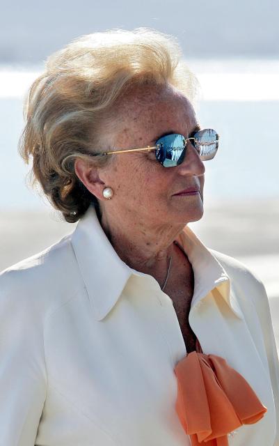 (FILES) French First Lady Bernadette Chirac waits on August 15, 2004, aboard the aircraft carrier Charles de Gaulle, off the coast of Toulon, before welcoming Heads of State as part of the ceremony commemorating the 60th anniversary of the Provence landings. Bernadette Chirac, widow of former President of the Republic Jacques Chirac, died on June 5, 2026 in the evening at the age of 93, her daughter Claude Chirac told AFP on June 6, 2026. (Photo by PATRICK KOVARIK / AFP)