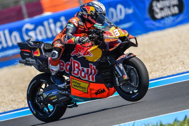 Team Red Bull KTM Factory Racing's Pedro Acosta drives during the Qualifying session at the Balaton Park Circuit in Balatonfokajar, Hungary, on June 6, 2026, ahead of the Hungarian Motorcycle MotoGP Grand Prix. (Photo by FERENC ISZA / AFP)