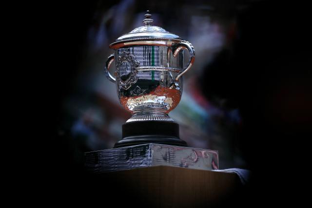 This photograph shows the Coupe Suzanne Lenglen (Suzanne Lenglen Trophy) displayed ahead the ceremony prior to the women's final singles match on day 14 of the French Open tennis tournament on Court Philippe-Chatrier at the Roland-Garros Complex in Paris on June 6, 2026. (Photo by ALAIN JOCARD / AFP)