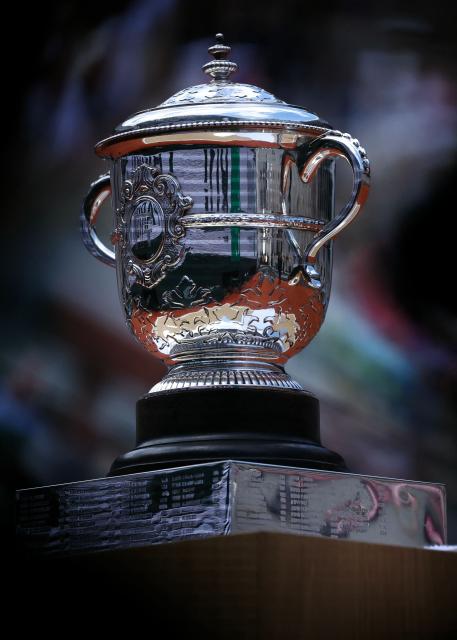 This photograph shows the Coupe Suzanne Lenglen (Suzanne Lenglen Trophy) displayed ahead the ceremony prior to the women's final singles match on day 14 of the French Open tennis tournament on Court Philippe-Chatrier at the Roland-Garros Complex in Paris on June 6, 2026. (Photo by ALAIN JOCARD / AFP)