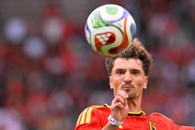 Belgium's defender #15 Thomas Meunier eyes the ball during the international friendly football match between Belgium and Tunisia at the King Baudouin Stadium in Brussels on June 6, 2026. (Photo by JOHN THYS / AFP)