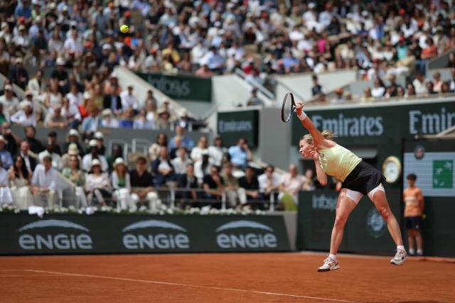 Poland's Maja Chwalinska serves to Russia's Mirra Andreeva during their women's final singles match on day 14 of the French Open tennis tournament on Court Philippe-Chatrier at the Roland-Garros Complex in Paris on June 6, 2026. (Photo by Thomas SAMSON / AFP)